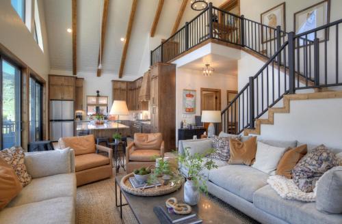Creede Casa | BHA - Luxury A-Frame
