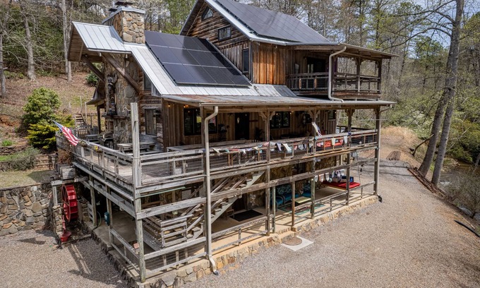 Franklin Casa | Bhakti Manor Creekside Home