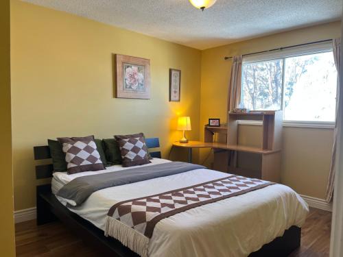 Northwest Calgary Casa | Biddington private room close airport!