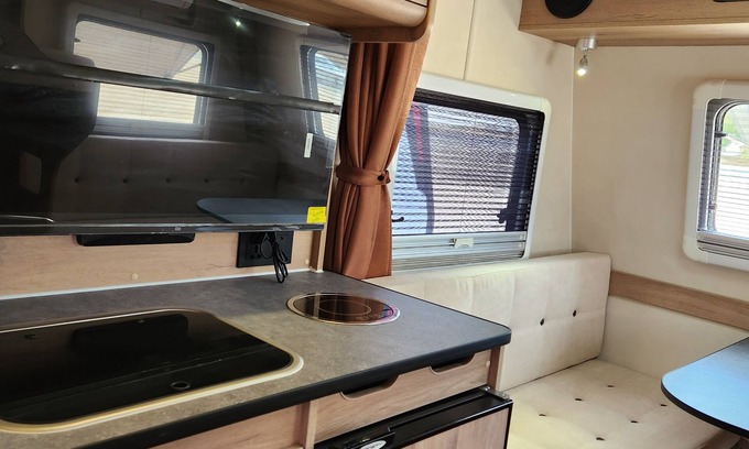 Jalan Bani Buhassan Alquiler De RV | Bidiyah Caravans (BJNCO RVS)