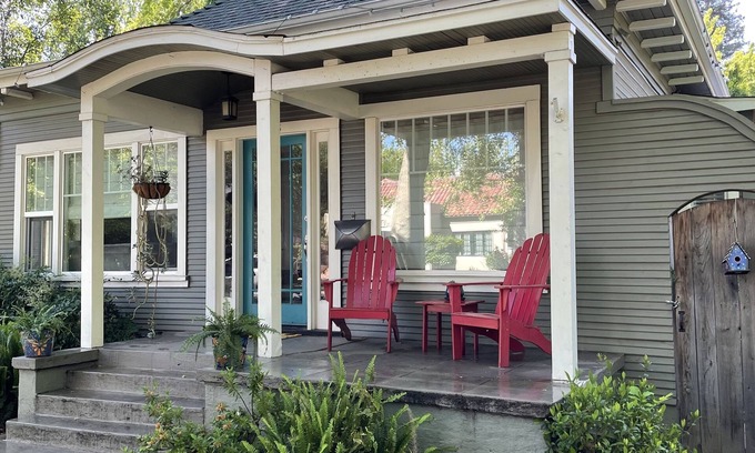 Chico Casa | Bidwell Bijou: Luxurious home 1 block from Bidwell Park & Downtown.