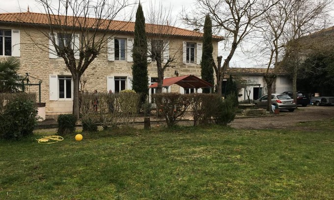 Saint-Quentin-de-Baron Cama Y Desayuno | Bienvenue chez Suzy