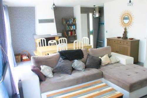 Saint-Lormel Casa | Bienvenue ! Maison chaleureuse à 7 min. des plages
