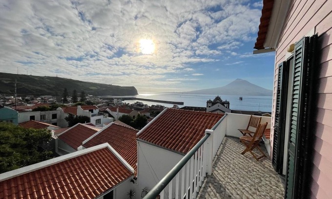 Horta Casa | Big and Beautiful 5 bed 4 bath House in Horta
