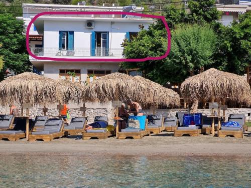 Tolo Apartamento | Big apartment on the beach