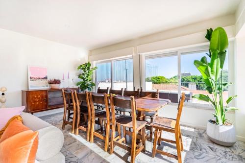 Cacilhas Apartamento | Big apt 4beds with terrace, 15 mins to Lisbon