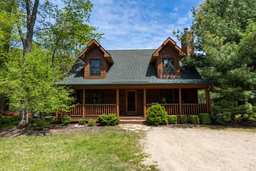 Saugatuck Casa | Big Bear Cabin - Cabin Getaway - Private hot tub - Community Pool!