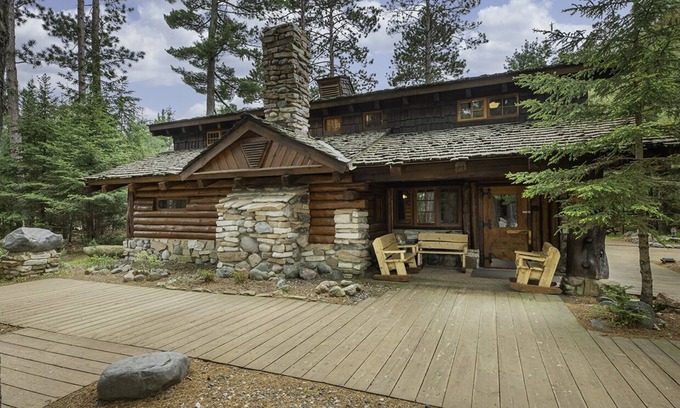 Boulder Junction Cabina | Big Bear Hideaway - Polar Bear Palace log cabin in Boulder Junction