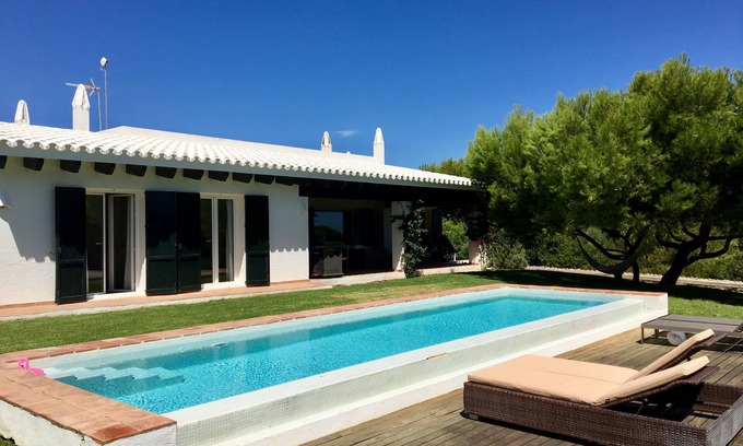 Punta Grossa Villa | Hermosa villa, vistas al mar, piscina, 10 personas, a 5 minutos a pie de playa, mientras Cerca