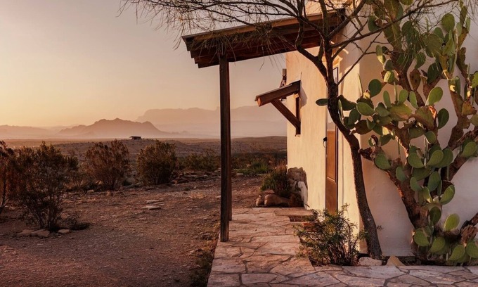 Study Butte-Terlingua Casa | Big Bend Escape Designer Adobe w/Mountain Views