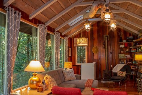 Guerneville Casa | Big Bertha's
