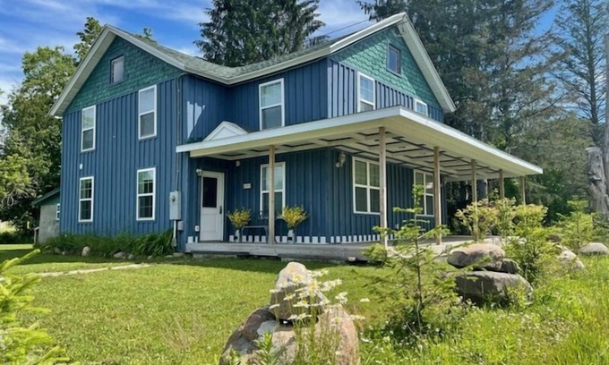 Hartwick Casa | Big Blue - 8 bedroom / 8 baths, Recent renovation, 10 minute to Dreams Park