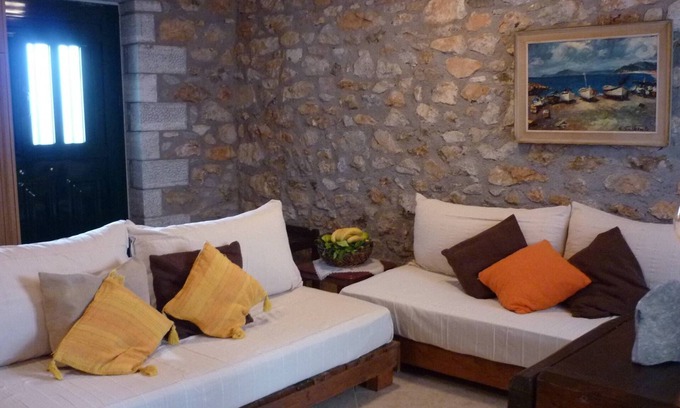 Gythio Apartamento | Casa tradicional de piedra azul grande