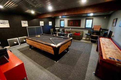 Long Pond Casa | Big Blue Lake House complete with Game Room