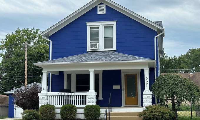 Tipp City Casa | Big Blue on 4th!