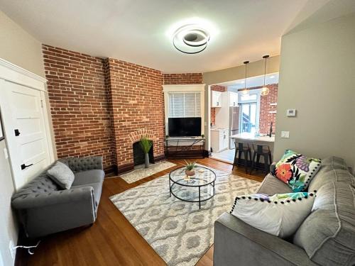 University District Apartamento | Big Brick 2 Bedroom apartment in Victorian Village