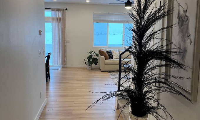Eagle Mountain Casa | Big, Bright, New - 4 bedroom house with Mountain View in Eagle Mountain