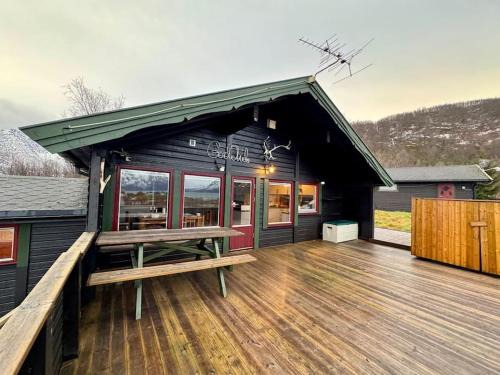 Jægervatnet Casa | Big cabin in Lyngen Fjords