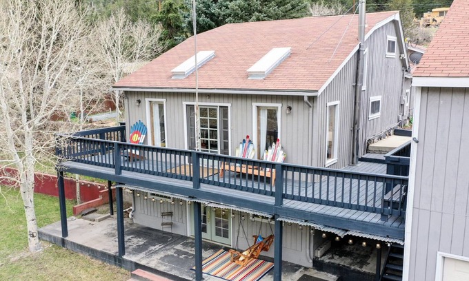 Downieville-Lawson-Dumont Casa | BIG FAMILY/Friends Mountains house/ Hot Tub 24 hrs/Near I-70/River View/RAFTING.