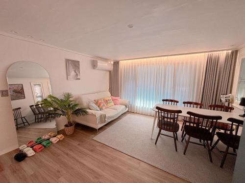 Bongcheon-dong Casa | Big Family or Group Stay 3 Rooms 5 Beds SNU Station Line 2
