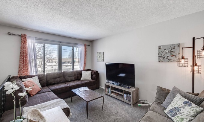 Midway Casa | Big Group Stay In Midway 12 Beds Central Location