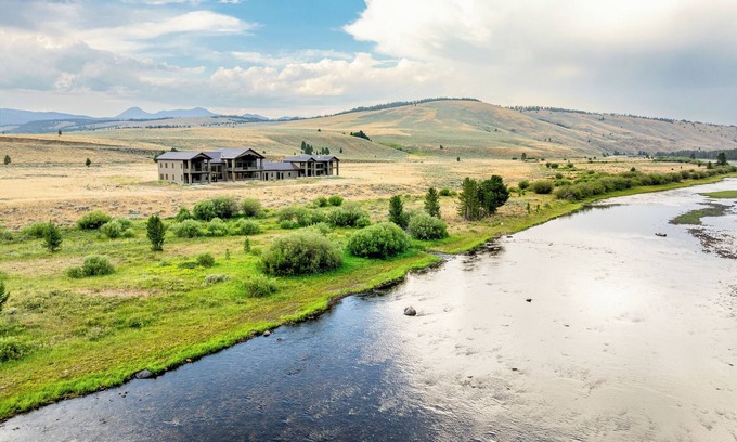 Wisdom Casa | Big Hole Riverfront Luxury Home in Wise River, Montana