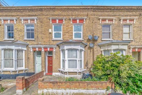 New Cross Apartamento | Big House, 5 beds, 2 bathrooms, Contractors Dream, Great transport links