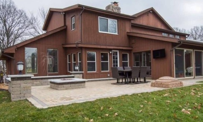 Granger Casa | Big House 7 Miles from ND