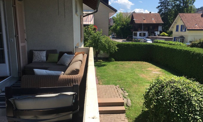 Pfaffikon District Casa | Big House With 7 Rooms on 2 Floors and Free Parking in Front for Yourself