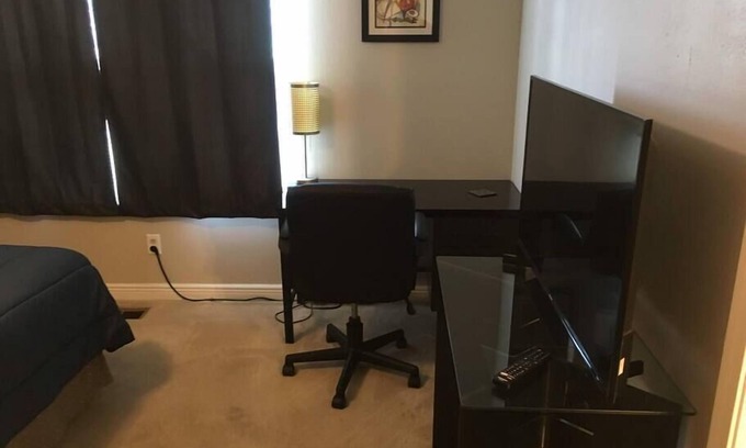Indianapolis Casa | Big Master Suite * All-Inclusive * Lots of Storage