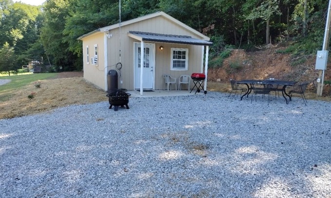 Ashley Oaks Cabina | Big Mountain Cabins with direct access to Windrock ATV Park