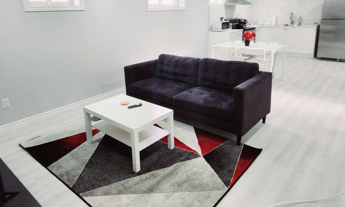Dundalk Casa | Big Newly renovated bright 2 bedroom basement apartment