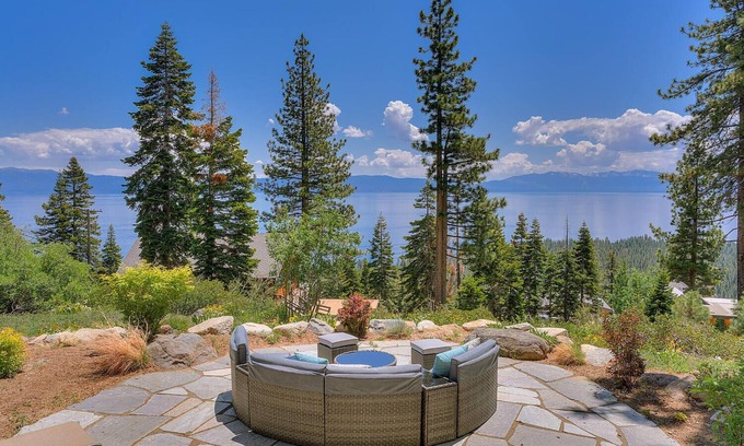 Talmont Casa | Big Pine - Lakeview: 3 BR / 3. 5 BA tres habitaciones en Tahoe City, para 8 personas