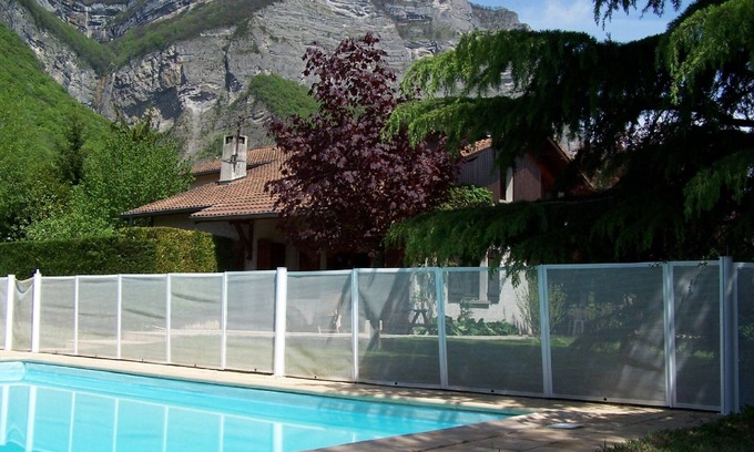 Crolles Villa | Casa grande con piscina privada - impresionantes vistas a la montaña