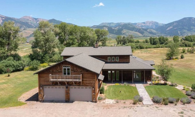 Afton Cabina | Big Ridge Meadows Cabin - creek on property!