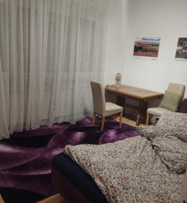 Eschersheim Casa | Big room for 2 pers, 9 min to trade fare, FREE parking