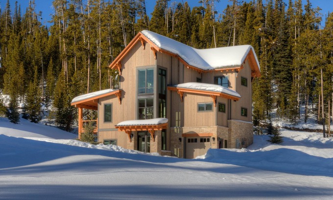 Powder Ridge Chalet De Esquí | Homestead Chalet 8 Claim Jumper