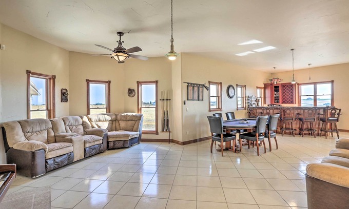 Hudson Otro | Big spacious ranch with pool table and gaming room beautiful mornings and nights