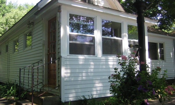 Holderness Casa | Big Squam Lake 2 BR Friday - Friday Weekly Rental