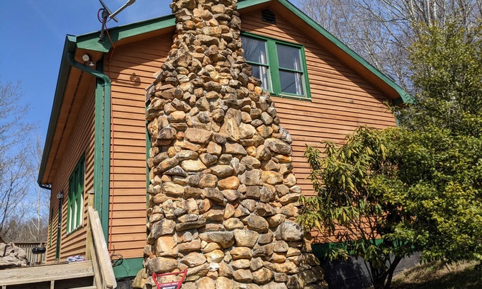 Altamont Casa | Big Summer Discount- Private Quite 1600 SF Cabin house