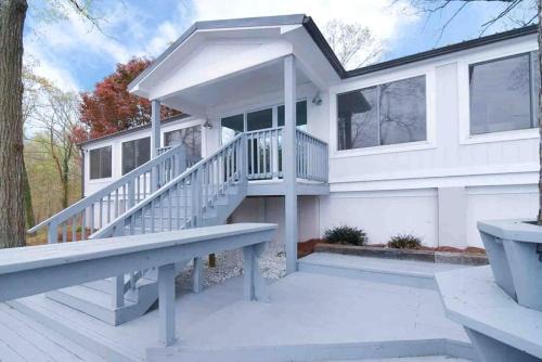 Mayhew Casa | Big Water View Lake Home in Mooresville, North Carolina