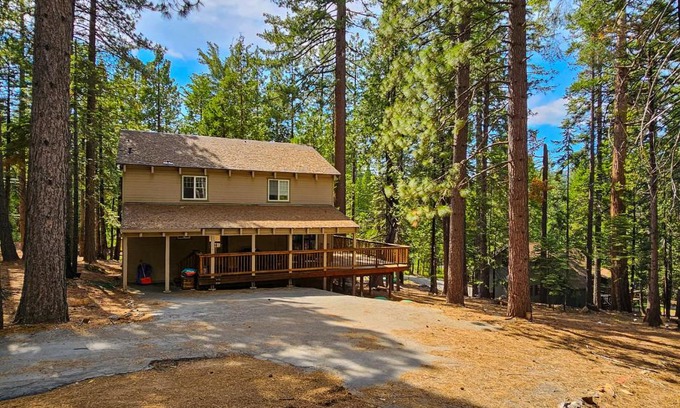 Arnold Casa | Bigfoot Cabin