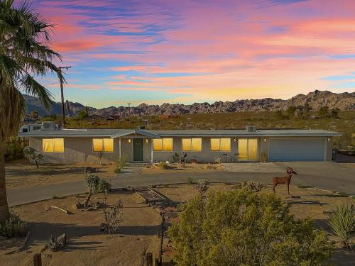 Indian Cove Casa | Bighorn Oasis with a Hot Tub