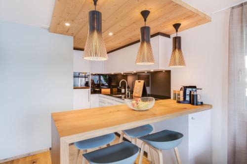 Leissigen Apartamento | Bijou Lake Side Sauna - Panorama-Terrasse, Sauna und Seeblick