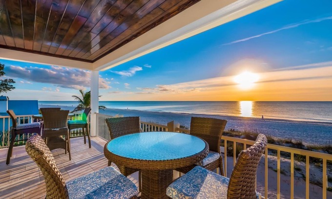 Ilexhurst Casa | Bikini's & Martini's Beachfront: Direct Gulf Front! Pool, Spa, Pro-Series Loaded Game Room & Arcade