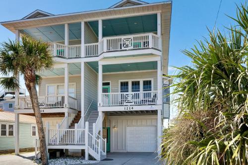 Wilmington Beach Casa | Bikinis & Martinis by Sea Scape Properties