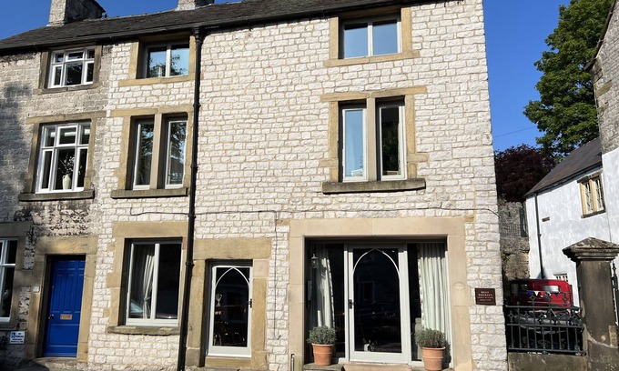Tideswell Cabaña | BILLY WHISKEY'S, pet friendly, character holiday cottage in Tideswell