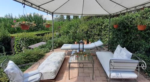 Perugia Apartamento | Bilocale in strada Vestricciano Genna con giardino privato