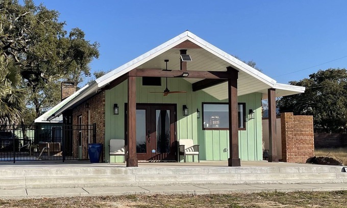 Biloxi Cabaña | Biloxi Beach House - beach views, outdoor kitchen & POOL in the heart of Biloxi!