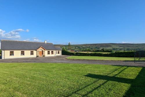 Castlederg Casa | Bin Mountain Self Catering